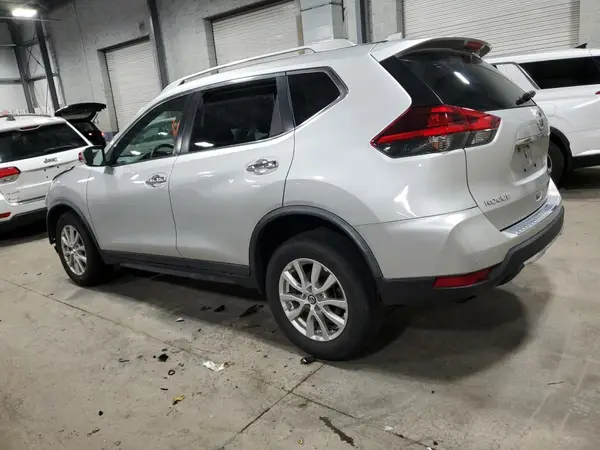 KNMAT2MV0JP569338 2018 NISSAN ROGUE - Image 2