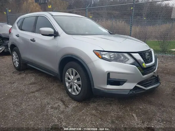 KNMAT2MV0JP572949 2018 NISSAN ROGUE - Image 1