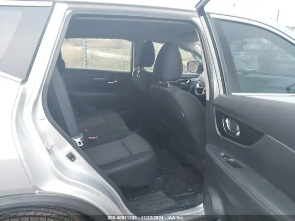 KNMAT2MV0JP572949 2018 NISSAN ROGUE - Image 8