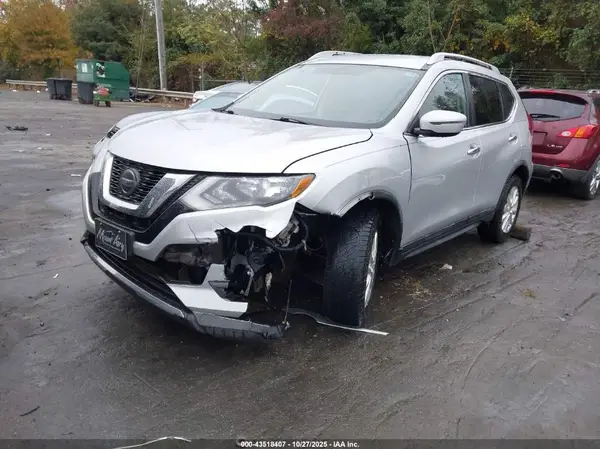 KNMAT2MV0JP575267 2018 NISSAN ROGUE - Image 2