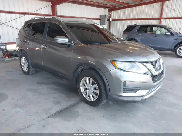 KNMAT2MV0JP575740 2018 NISSAN ROGUE - Image 1