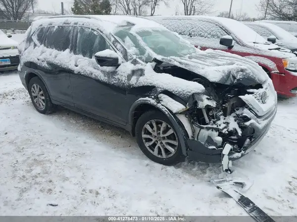KNMAT2MV0JP576886 2018 NISSAN ROGUE - Image 1
