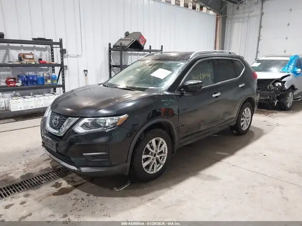 KNMAT2MV0JP588407 2018 NISSAN ROGUE - Image 2