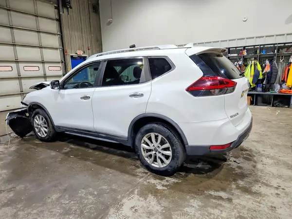 KNMAT2MV0JP591601 2018 NISSAN ROGUE - Image 2