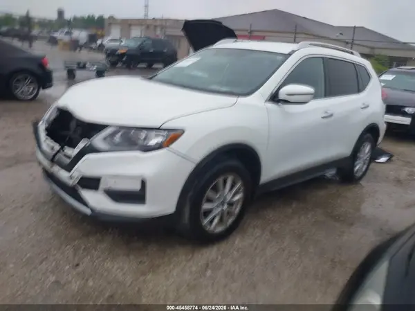 KNMAT2MV0JP594014 2018 NISSAN ROGUE - Image 2