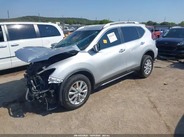 KNMAT2MV0JP595843 2018 NISSAN ROGUE - Image 2