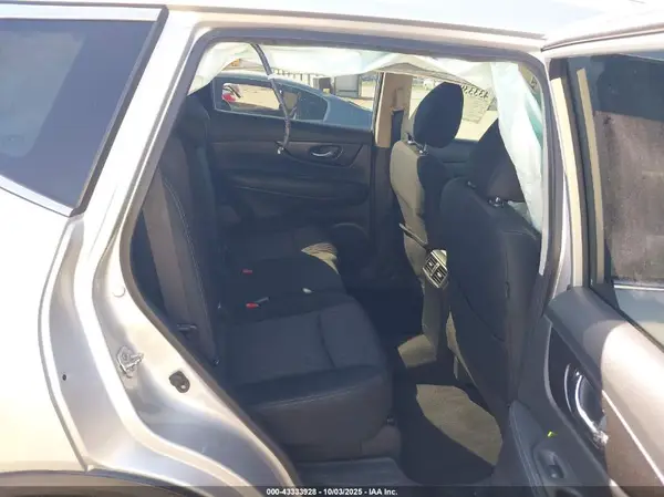 KNMAT2MV0JP595843 2018 NISSAN ROGUE - Image 8