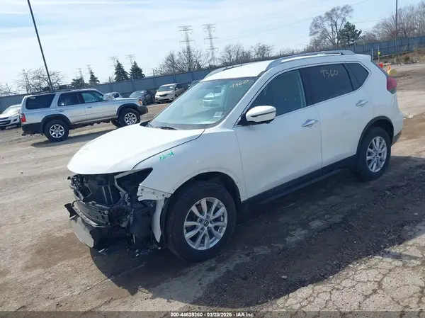 KNMAT2MV0JP600541 2018 NISSAN ROGUE - Image 2