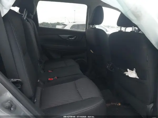 KNMAT2MV0JP608381 2018 NISSAN ROGUE - Image 8