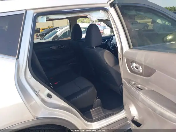 KNMAT2MV0JP609224 2018 NISSAN ROGUE - Image 8