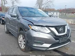 KNMAT2MV0JP609790 2018 NISSAN ROGUE