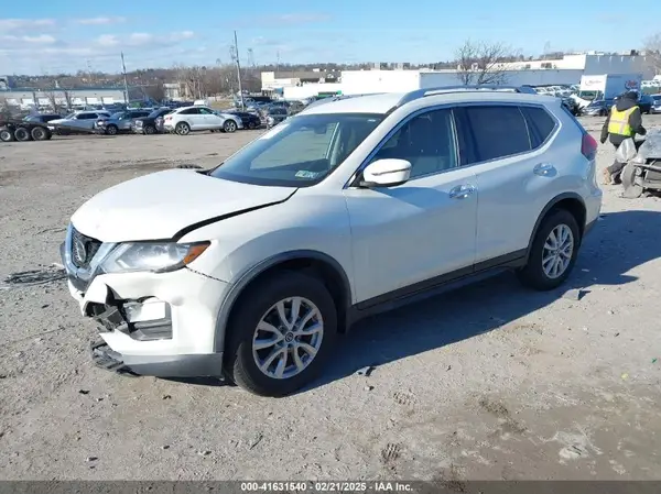 KNMAT2MV0JP612060 2018 NISSAN ROGUE - Image 2