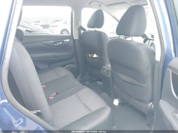 KNMAT2MV0JP618666 2018 NISSAN ROGUE - Image 8