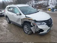 KNMAT2MV0JP619199 2018 NISSAN ROGUE