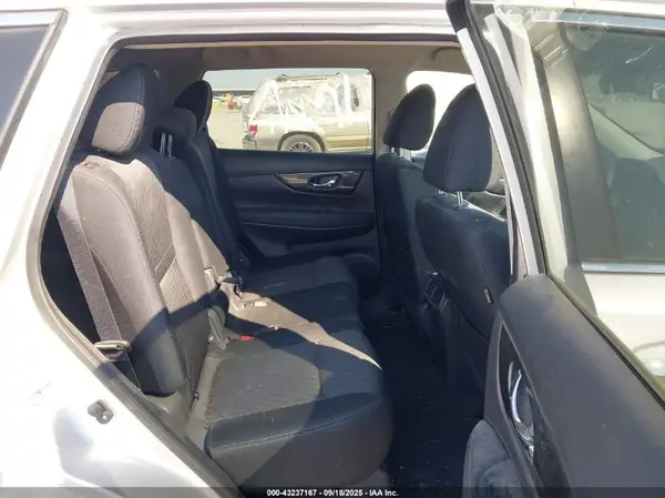 KNMAT2MV0JP619557 2018 NISSAN ROGUE - Image 8