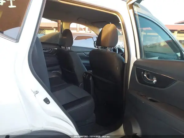 KNMAT2MV0KP518519 2019 NISSAN ROGUE - Image 8