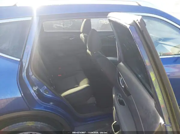 KNMAT2MV0KP522909 2019 NISSAN ROGUE - Image 8