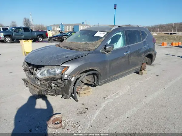 KNMAT2MV0KP529066 2019 NISSAN ROGUE - Image 2