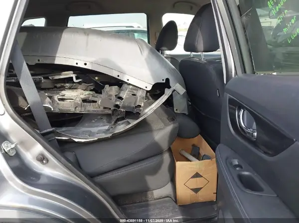 KNMAT2MV0KP548605 2019 NISSAN ROGUE - Image 8