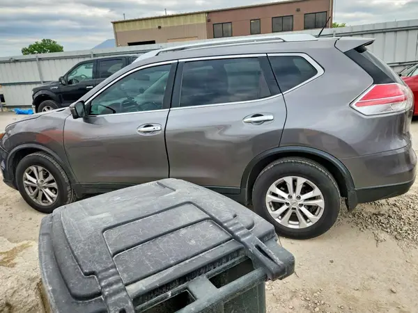 KNMAT2MV1GP599389 2016 NISSAN ROGUE - Image 2