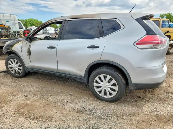 KNMAT2MV1GP643858 2016 NISSAN ROGUE - Image 2