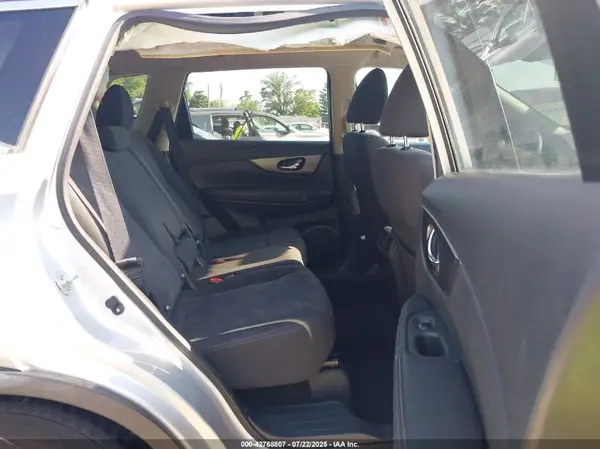 KNMAT2MV1GP645335 2016 NISSAN ROGUE - Image 8