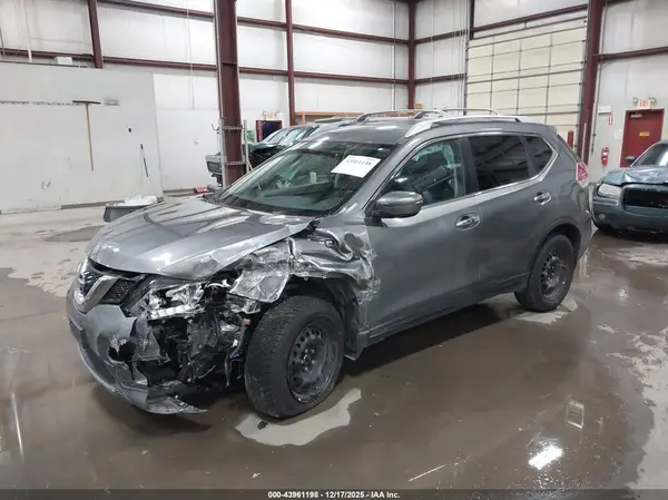 KNMAT2MV1GP648042 2016 NISSAN ROGUE - Image 2