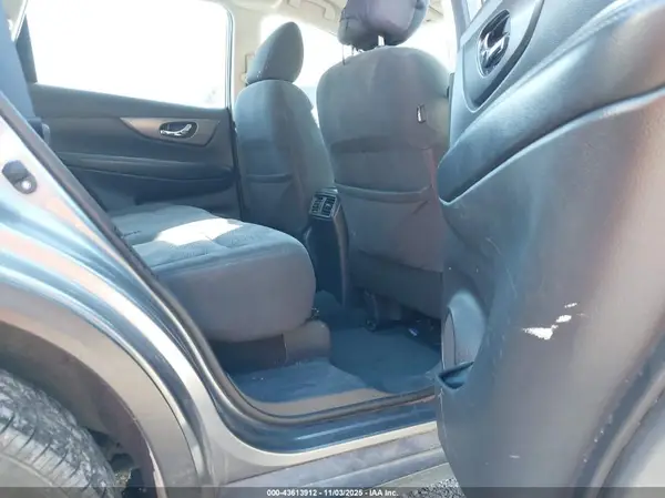 KNMAT2MV1GP651409 2016 NISSAN ROGUE - Image 8