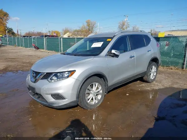 KNMAT2MV1GP705663 2016 NISSAN ROGUE - Image 2