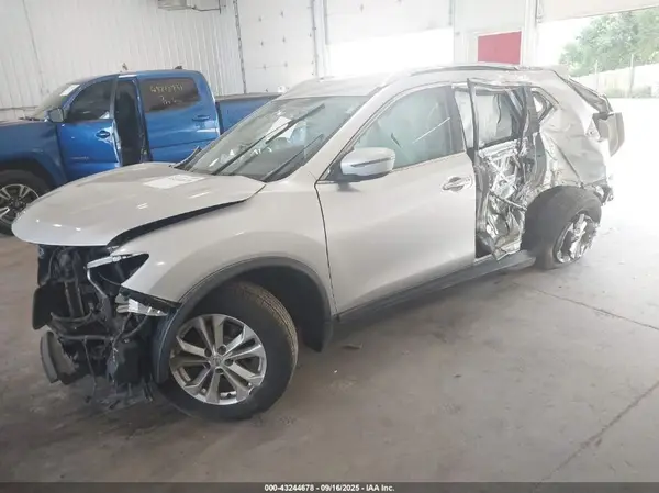 KNMAT2MV1GP736153 2016 NISSAN ROGUE - Image 2