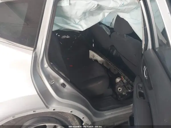 KNMAT2MV1GP736153 2016 NISSAN ROGUE - Image 8