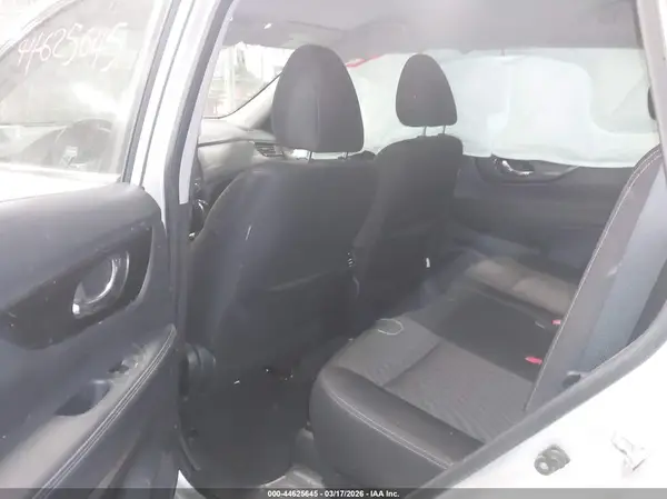 KNMAT2MV1HP501169 2017 NISSAN ROGUE - Image 8