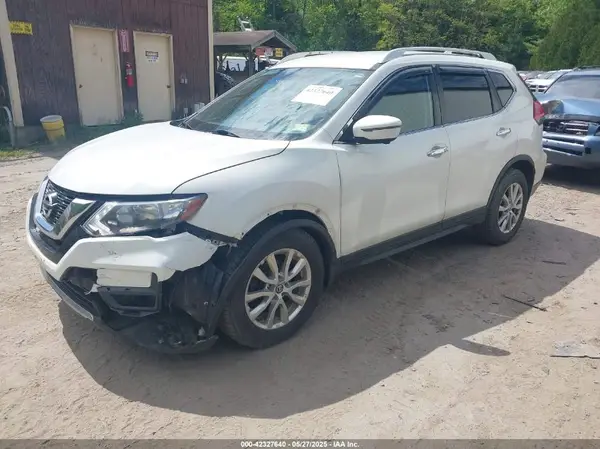 KNMAT2MV1HP506064 2017 NISSAN ROGUE - Image 2