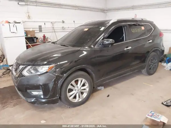 KNMAT2MV1HP513581 2017 NISSAN ROGUE - Image 2