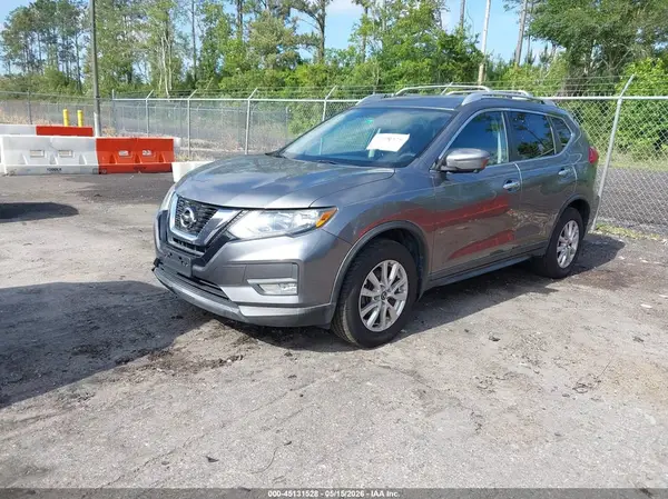 KNMAT2MV1HP513645 2017 NISSAN ROGUE - Image 2