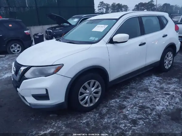 KNMAT2MV1HP518523 2017 NISSAN ROGUE - Image 2