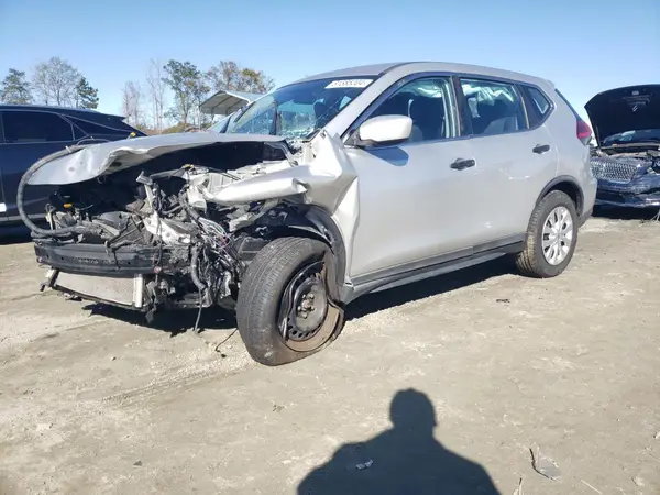 KNMAT2MV1HP526704 2017 NISSAN ROGUE - Image 1