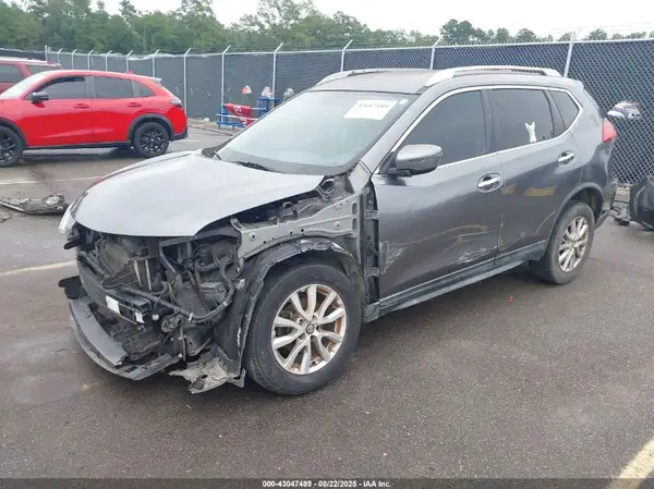 KNMAT2MV1HP530400 2017 NISSAN ROGUE - Image 2