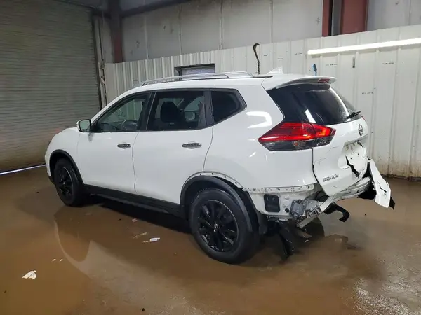 KNMAT2MV1HP532423 2017 NISSAN ROGUE - Image 2