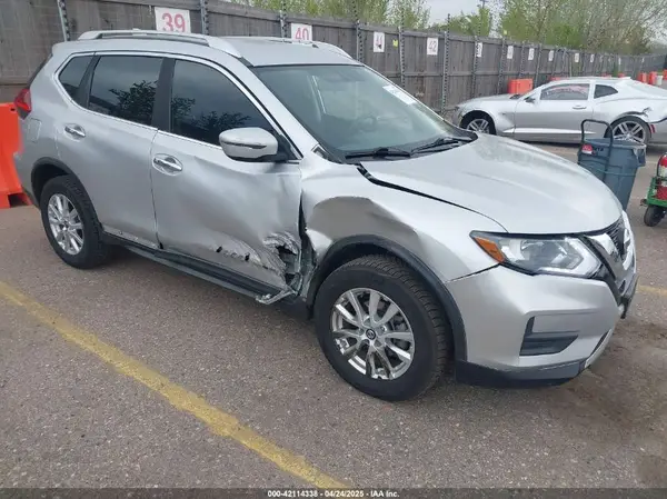 KNMAT2MV1HP532793 2017 NISSAN ROGUE - Image 1