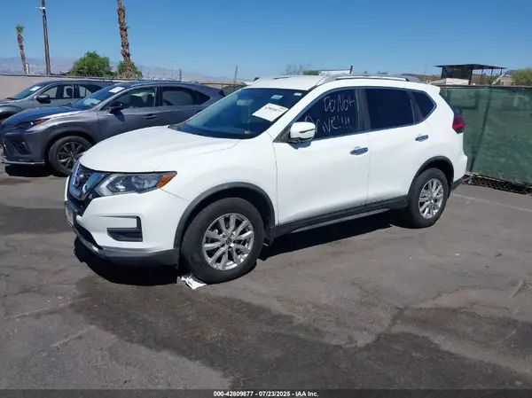 KNMAT2MV1HP539257 2017 NISSAN ROGUE - Image 2
