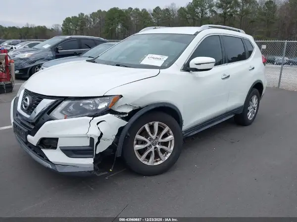 KNMAT2MV1HP545897 2017 NISSAN ROGUE - Image 2