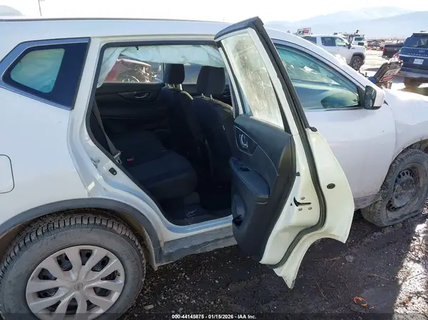 KNMAT2MV1HP555393 2017 NISSAN ROGUE - Image 8