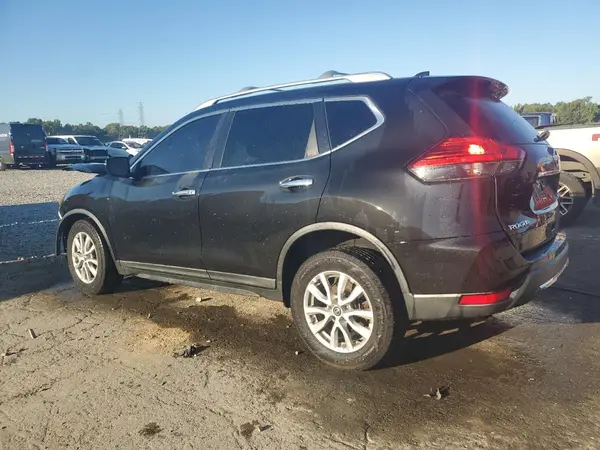 KNMAT2MV1HP557614 2017 NISSAN ROGUE - Image 2