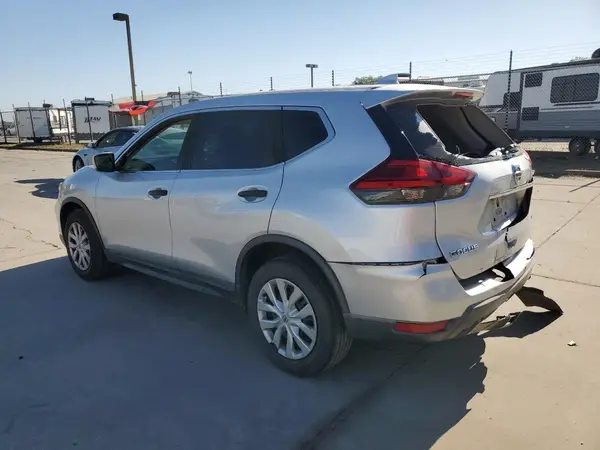 KNMAT2MV1HP559170 2017 NISSAN ROGUE - Image 2