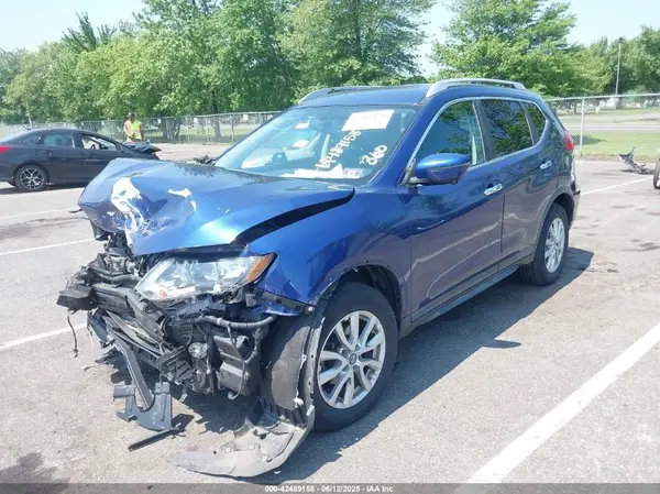 KNMAT2MV1HP563493 2017 NISSAN ROGUE - Image 2