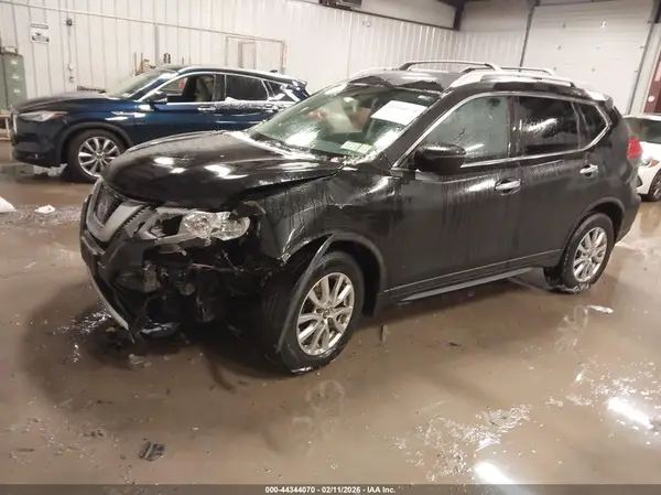 KNMAT2MV1HP574378 2017 NISSAN ROGUE - Image 2