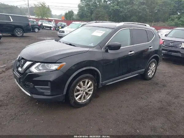 KNMAT2MV1HP574672 2017 NISSAN ROGUE - Image 2