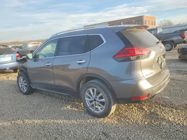 KNMAT2MV1HP576521 2017 NISSAN ROGUE - Image 2
