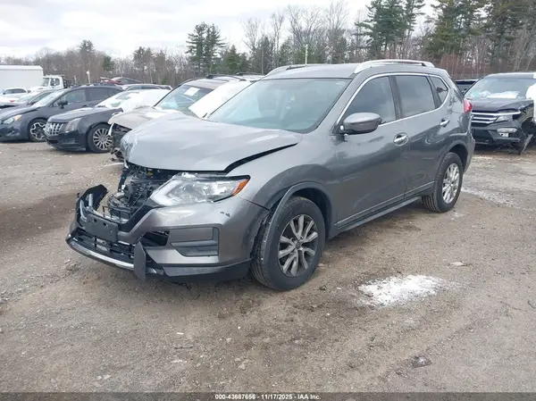 KNMAT2MV1HP581931 2017 NISSAN ROGUE - Image 2